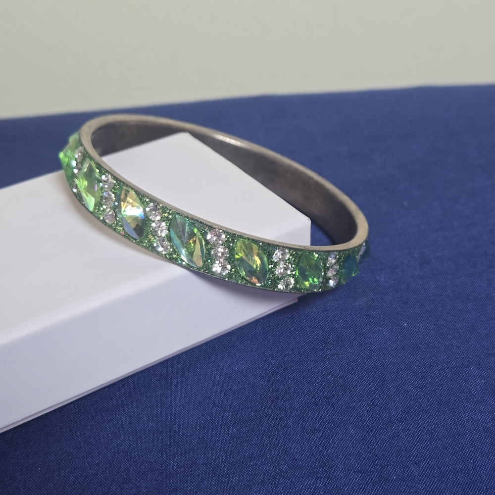 Elegant Green Crystal Bangle